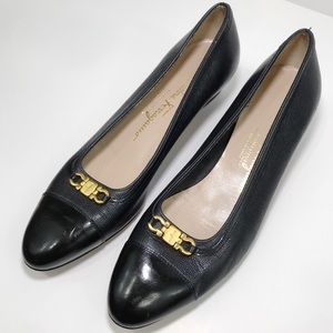Vintage Salvatore Ferragamo Gancini Cap Toe Pumps